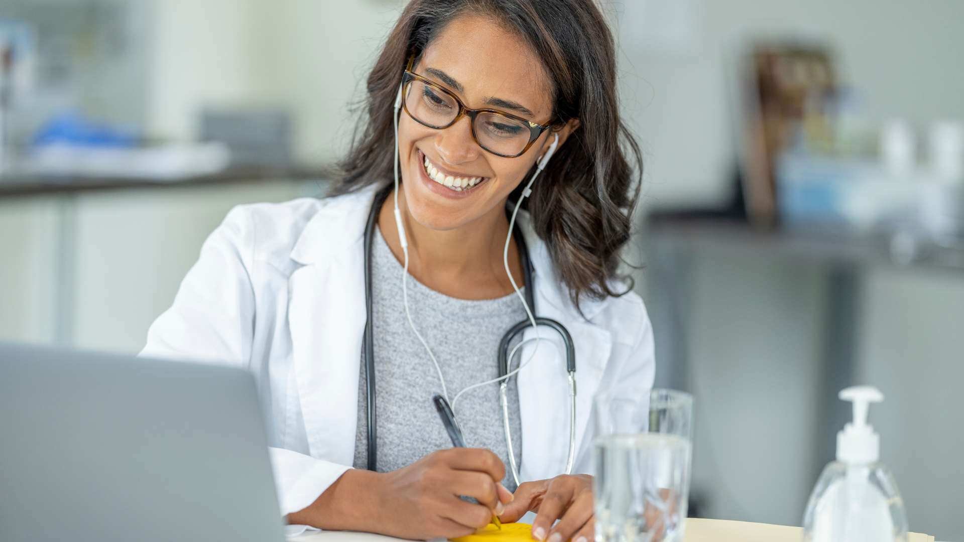 Why healthcare professionals need microlearning